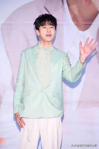 ​知名歌手光良回应隐婚藏子