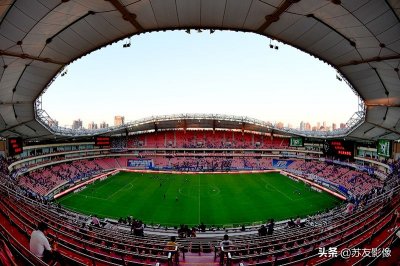​中国第一座专业足球场—上海虹口足球场