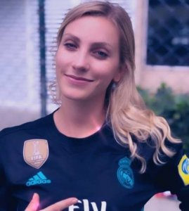 ​「足球女孩」——巴西美女裁判&皇马球迷乌利亚娜