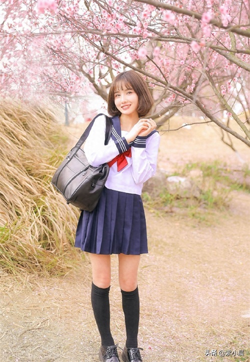 清纯JK美女制服美腿性感写真，这些撩人的小姐姐，有谁顶得住。