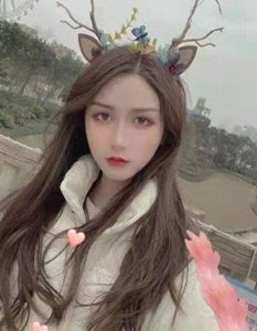 ​飞牛女朋友兰兰晒照片，fly六年前像精神小伙，过两年要结婚生子