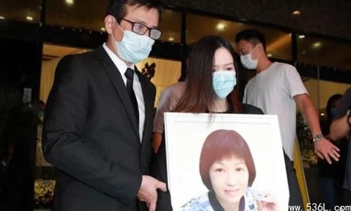 黄日华回忆亡妻 当场流泪称宁折寿20年也要换她回来