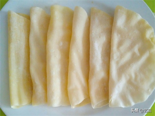 蒸饼这样做简单快捷，现做现吃，可卷菜可蘸酱也可直接吃