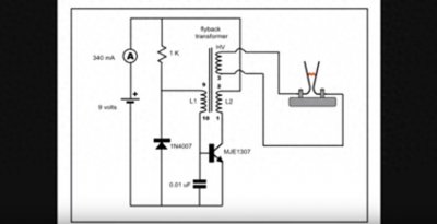 ​男子用简易的零件做成雅各布天梯，今天终于明白实验中的原理
