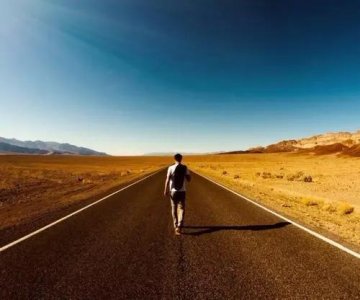 ​大路朝天，各走一边