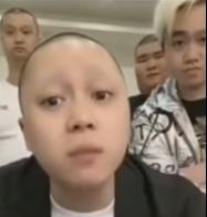 武僧一龙和网红刘二狗的比赛（一龙VS网红刘二狗和他三个兄弟）(2)