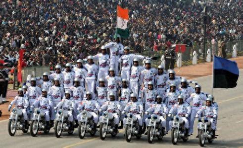 阿三到底有多喜欢摩托车，拆了航母造摩托？