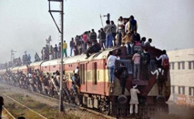 ​阿三到底有多喜欢摩托车，拆了航母造摩托？