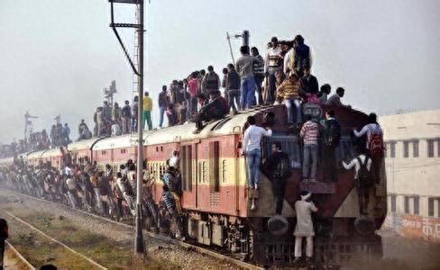 阿三到底有多喜欢摩托车，拆了航母造摩托？