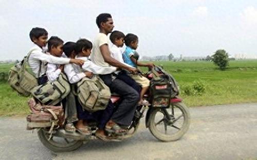 阿三到底有多喜欢摩托车，拆了航母造摩托？