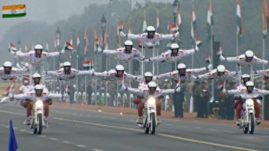 阿三到底有多喜欢摩托车，拆了航母造摩托？