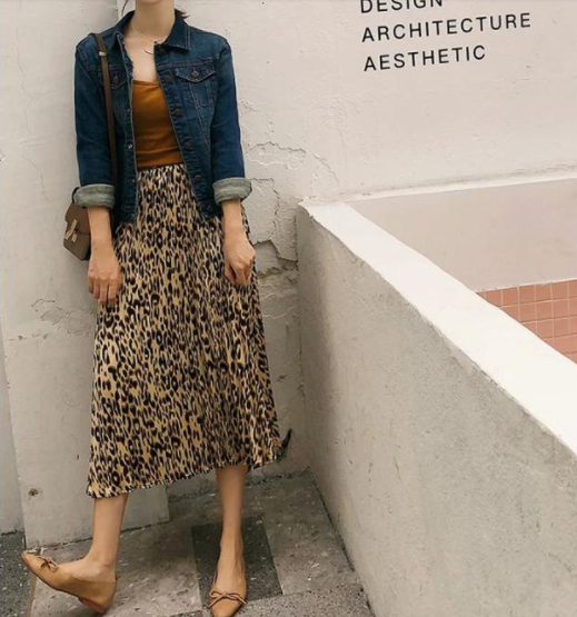 豹纹半身裙配什么外套搭配图片 冬季豹纹裙可以这样穿