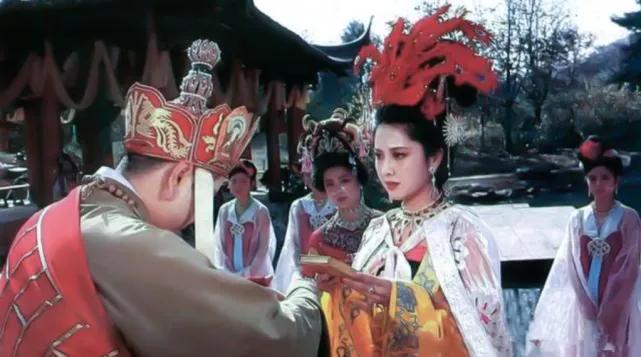 朱琳：去餐厅路上捡来一个老公，结婚42年坚持不生孩子