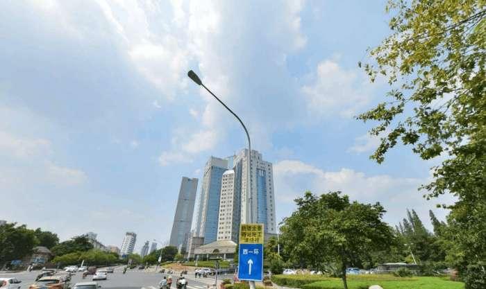 两个胖子, 猜安徽的一座大城市, 它带领全省进入快速发展阶段