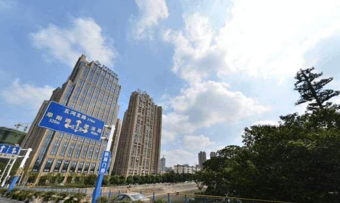 两个胖子, 猜安徽的一座大城市, 它带领全省进入快速发展阶段