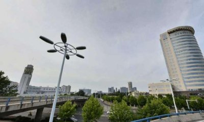 ​两个胖子, 猜安徽的一座大城市, 它带领全省进入快速发展阶段