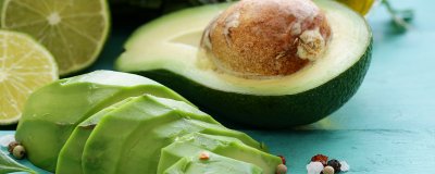 ​牛油果切开有黑斑还能吃吗