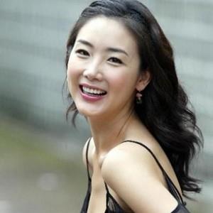 温柔婉约的韩国美少女，那是我们看过的冬季恋歌-崔智友