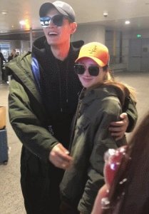 ​经超和小李琳，幸福满溢，意外的甜蜜让人羡慕。