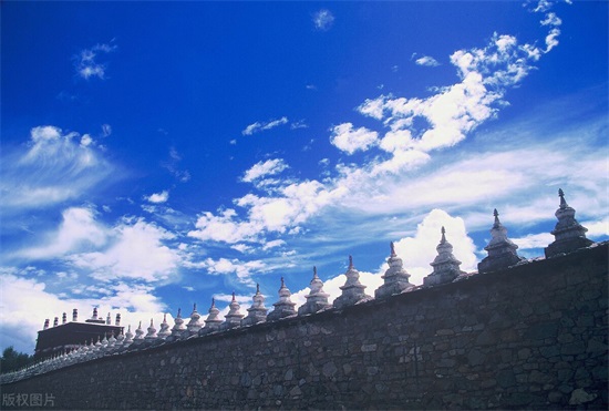 月18日是什么日子阴历(三月十八地母娘娘诞辰,这天有哪些习俗?地母娘娘和土地爷啥关系)