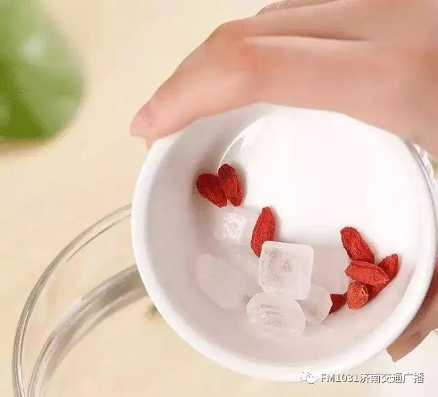 春季养肝护肝食谱大全（春季降火必备色泽金黄）(18)