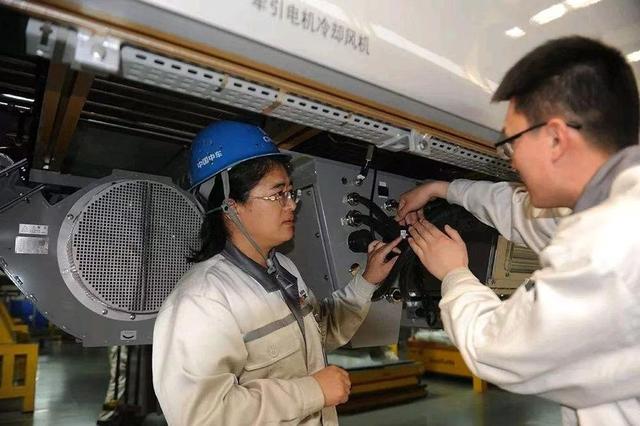 高铁一姐的现状（高铁女神梁建英）(5)