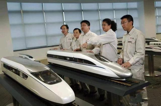 高铁一姐的现状（高铁女神梁建英）(8)