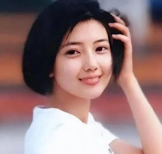 ​被骂花瓶20年，曾多次“知三当三”，“虎扑女神”到底美在哪里？