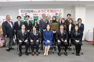 ​石川佳纯穿裸色高跟鞋亮相，女人味十足！31岁乒乓女神魅力值拉满