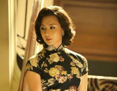 ​变性手术前和前妻合影，金星笑起来像女生，前妻长相娇艳似女神