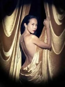 ​莫文蔚公开绝版写真，惊艳全网！