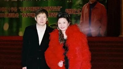 ​他既是“世界第一软饭男”，又是“百年慈善第一人”。