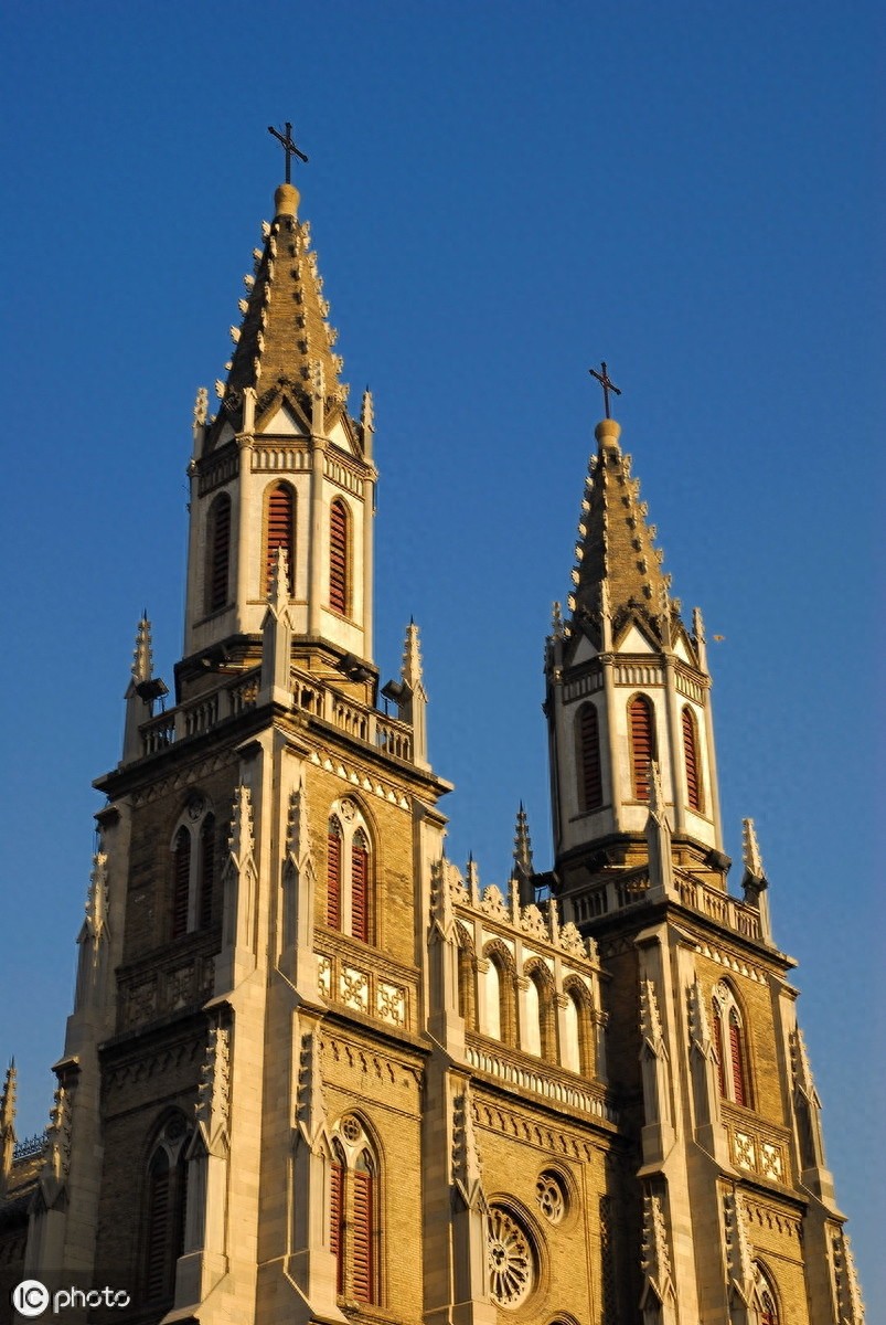 中国三大著名教堂之一，天主教济南洪家楼教堂