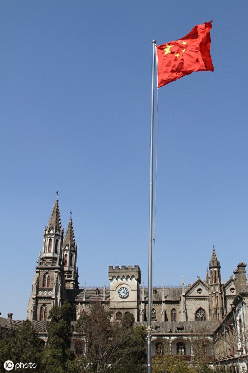 中国三大著名教堂之一，天主教济南洪家楼教堂