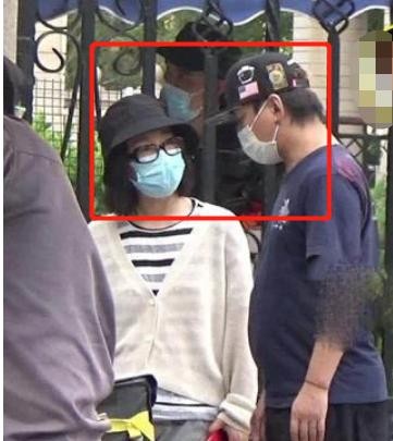 陈羽凡白百合高调复合（陈羽凡录音室玻璃影子疑似白百何）