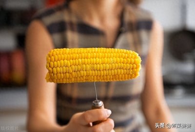 ​玉米怎么煮更甜？教你3个小妙招，玉米又糯又甜比外面卖的更好吃