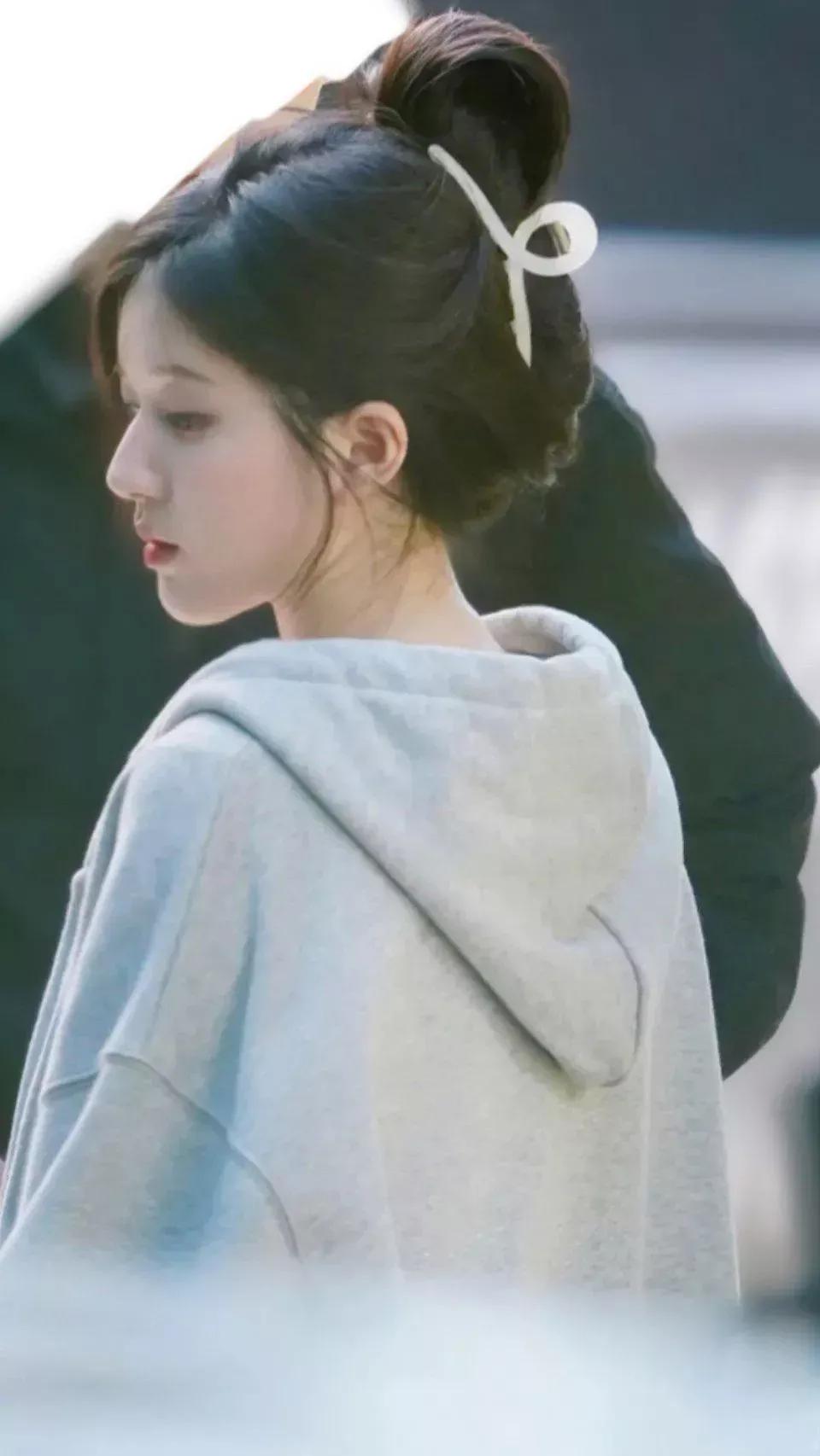 从赵露思这明白了人红是非多