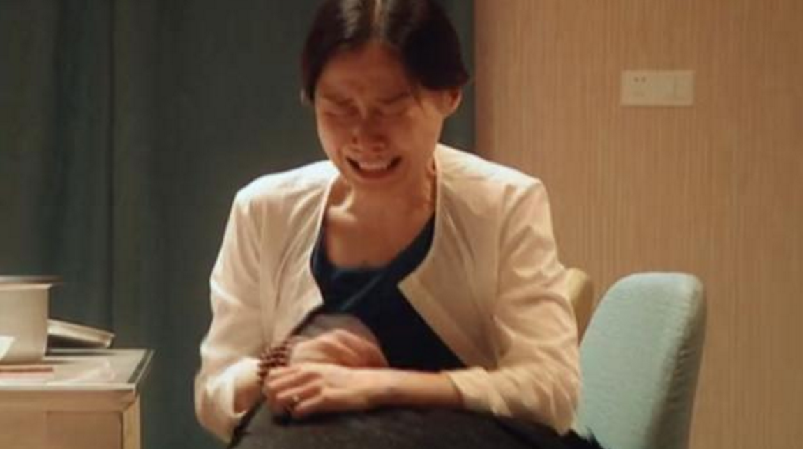 相貌平平的金靖,却让蔡徐坤不敢直视,她凭什么火?