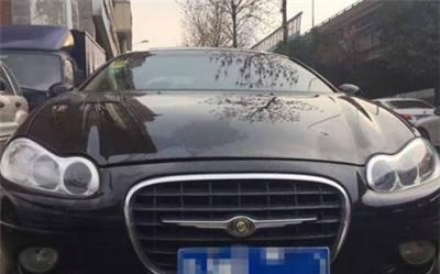 ​小伙2万元入手一辆跑车，丑到没朋友，油耗高达15L