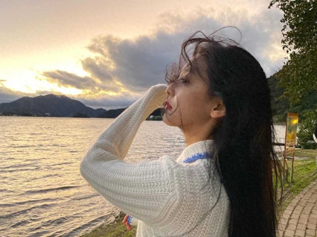 章若楠，来自浙江温州，就读于杭州电子科技大学，中国内地女演员