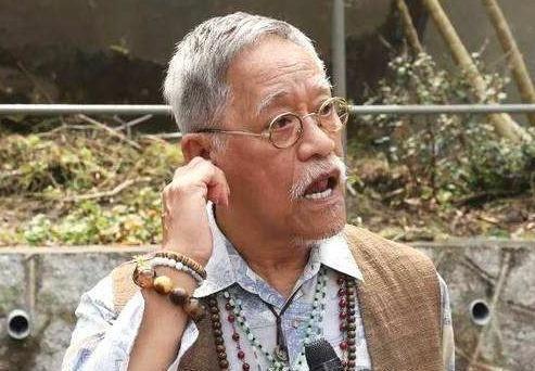 吴耀汉儿子43岁已“白头”，生活节俭带女友喝粥