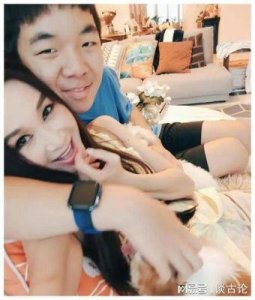 ​温碧霞养子的待遇曝光：从孤儿变富二代，出国留学并被当作亲生子