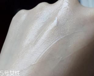 minon乳液适合油皮么？干皮和敏感肌最适合