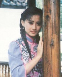 ​演员陈德容：经历一段失败婚姻后的50岁生活，她如今过得怎么样？