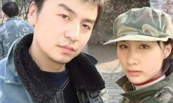 39岁“前夫哥”雷佳音：为何红了多年没绯闻，看他妻子是谁就知道