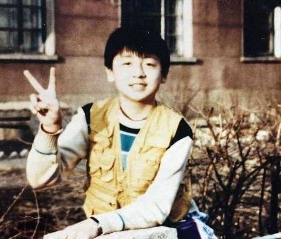 39岁“前夫哥”雷佳音：为何红了多年没绯闻，看他妻子是谁就知道