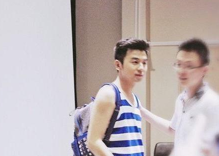 39岁“前夫哥”雷佳音：为何红了多年没绯闻，看他妻子是谁就知道