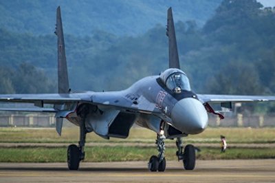 ​苏-35战机技术特点解析：高机动性与先进航电系统