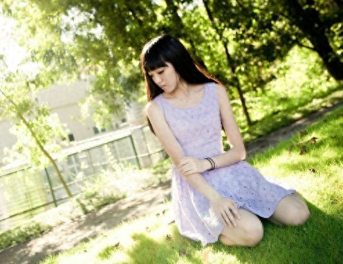 易嘉爱创作型艺人，自己填词谱曲并演唱，是团内公认的音乐才女