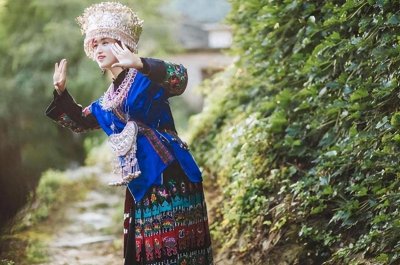 苗寨的银饰便宜又好看，为何游客都不买？导游说出实话很现实